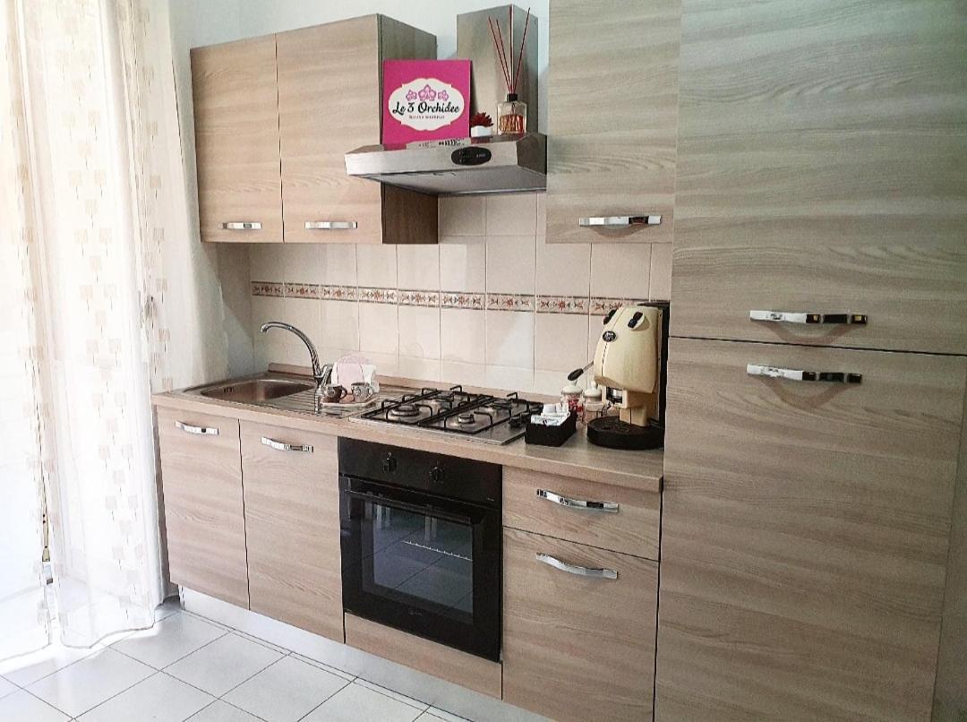 Le Tre Orchidee Bed and Breakfast Salerno Exteriör bild