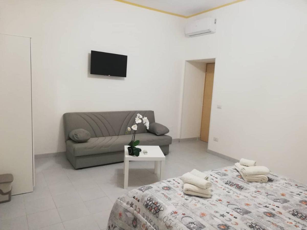 Le Tre Orchidee Bed and Breakfast Salerno Exteriör bild
